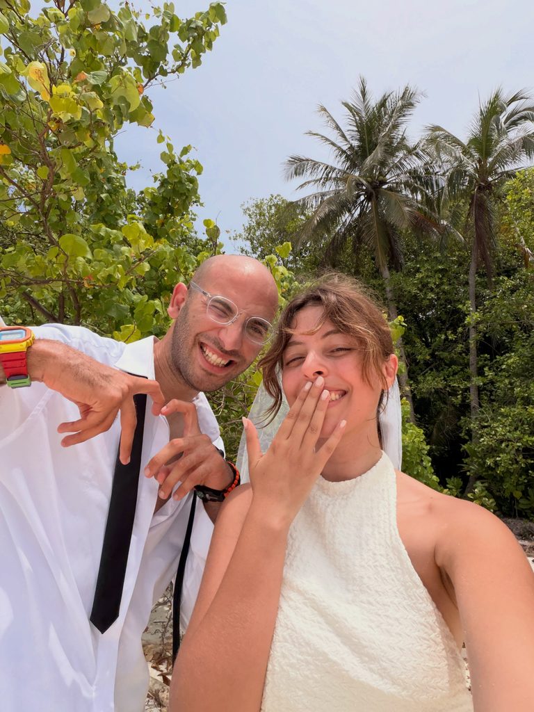 A honeymoon on a deserted island After a Long Soft Launch: Midos Ajmi and Meryem H — photo 1